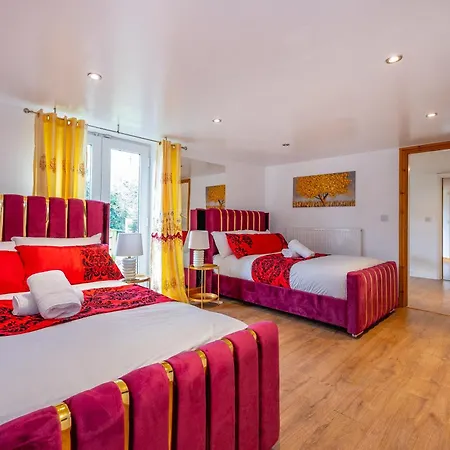 *re98bl* For Your Relaxed & Cosy + Free Parking + Free Fast Wifi * Homestay Leeds (West Yorkshire)