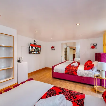 Homestay *re98bl* For Your Relaxed & Cosy + Free Parking + Free Fast Wifi * Leeds (West Yorkshire)
