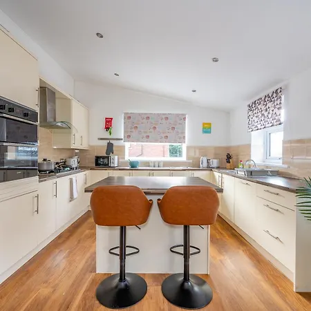 *re98bl* For Your Relaxed & Cosy + Free Parking + Free Fast Wifi * Лидс