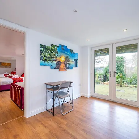 Проживание в семье *re98bl* For Your Relaxed & Cosy + Free Parking + Free Fast Wifi *