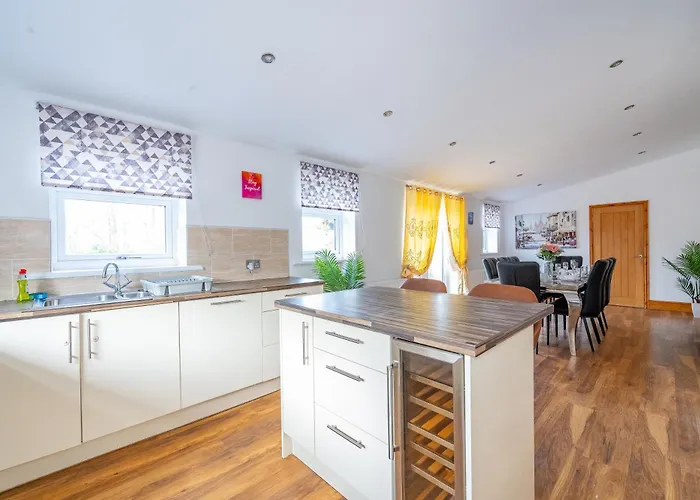 *re98bl* For Your Relaxed & Cosy + Free Parking + Free Fast Wifi * *