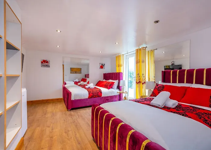 Δωμάτια σε οικογενειακή κατοικία *re98bl* For Your Relaxed & Cosy + Free Parking + Free Fast Wifi *